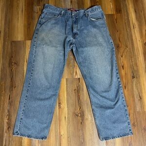 Arizona Relaxed Fit Jeans, GUC, sz 38 x 31, zippwr w/ top button. No tears, spot